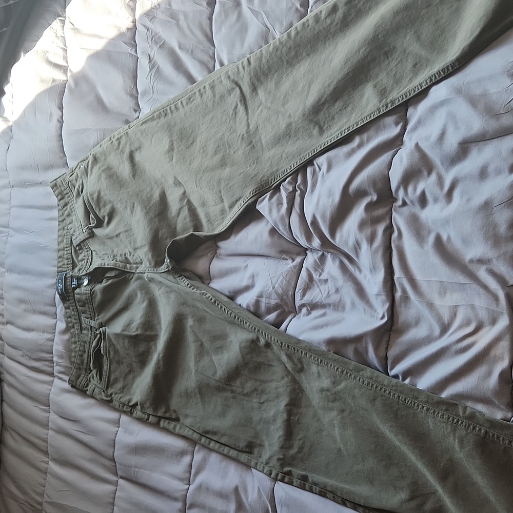 Forever 21 Green Twill Pants size 34